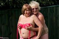 SpeedyBee. Fun In The Garden With Claire Knight Pt1 Free Pic 5
