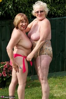 SpeedyBee. Fun In The Garden With Claire Knight Pt1 Free Pic 20