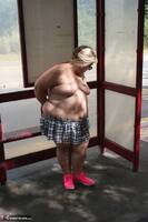Lexie Cummings. Flashing At The Bus Shelter Free Pic 17