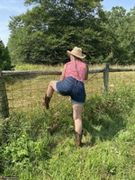 Lil Ms Muffet. Bend me over and pull my hair Free Pic 2