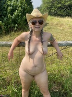 Lil Ms Muffet. Bend me over and pull my hair Free Pic 19