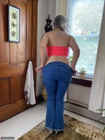 Lil Ms Muffet. Take me here and now Free Pic 7