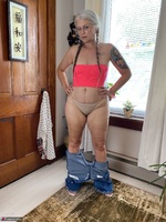 Lil Ms Muffet. Take me here and now Free Pic 10