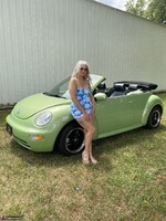 Lil Ms Muffet. Suns out so buns out Free Pic 2