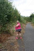 Lexie Cummings. Stripping While Walking Free Pic 7
