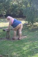 Lexie Cummings. Lexie Flashing At The Bench Free Pic 1