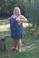 Lexie Cummings. Lexie Flashing At The Bench Free Pic 3
