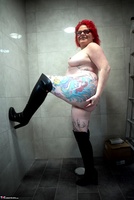 Mollie Foxxx. Leather Boots In The Shower Free Pic 3