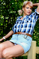 Dimonty. Dimonty Country Girl Free Pic 1