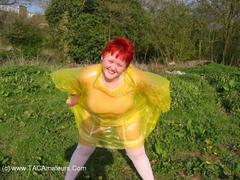 ValGasmic Exposed - Yellow Mac Gallery