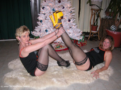 Devlynn - Xmas Presents Gallery