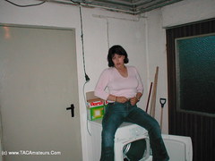 Jenny - Horny Housewife Gallery