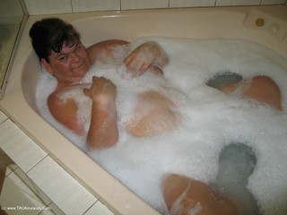 BBWet4u - Wet in the Spa Gallery