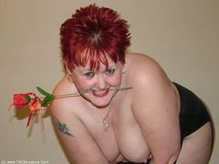 ValGasmic Exposed - Big Butts and Boobs Gallery