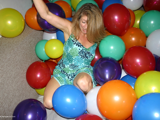 Devlynn - Devlynns Balloon Room Gallery