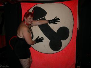 ValGasmic Exposed - Giant Willy Gallery
