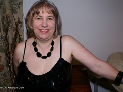 SpeedyBee - Little Black Dress Gallery