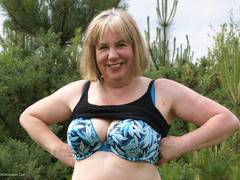 SpeedyBee - Bramshill Forest Photo Shoot Pt2 Gallery