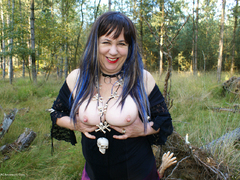 SpeedyBee - Halloween 2 - In The Forest Gallery