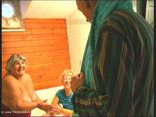 Grandma Libby - BJ In The Bath Movie