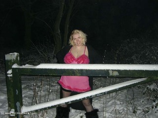 Barby - Barby Playing In The Snow