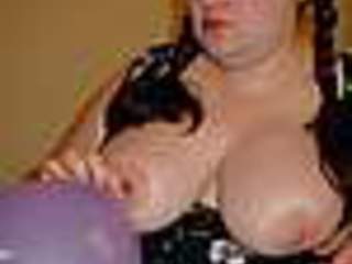 Curvy Gillian - BlowJobs  Balloons Gallery