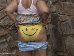 Curvy Baby Girl - Smiley Happy People Gallery