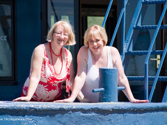 SpeedyBee - Flashing On The Boat  Girlie Fun Gallery