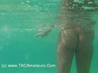 Nude Chrissy - Underwater video