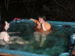 LibertineLust - Hot Tub Sub Video