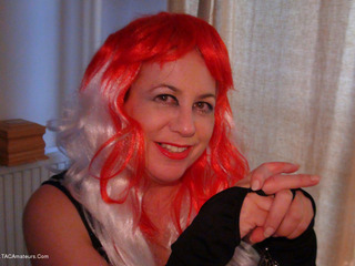 SpeedyBee - The Halloween Party Pt1 Video