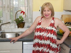 SpeedyBee - 5 A Day - Leek Gallery