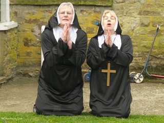 Claire Knight - Nuns On The Run Gallery