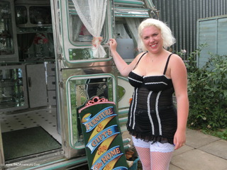 Barby - Barby In The Caravan