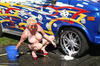 Car Wash featuring Mary Bitch Free Pic 1