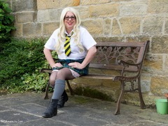 SpeedyBee - In The Courtyard Gallery