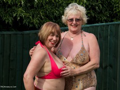 Claire Knight - In The Garden Gallery