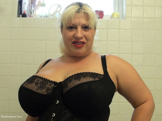 Gina George - Sploshing Pt1 Video