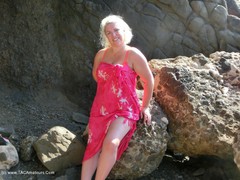 Barby - Sucking  Fucking A Sweet Cock On The Rocks Video