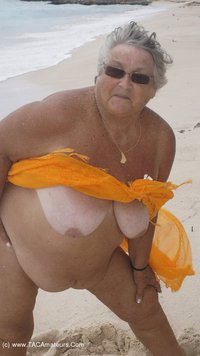 Flashing On The Beach featuring Grandma Libby