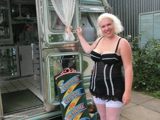 Barby - Barbys Caravan Adventure Video