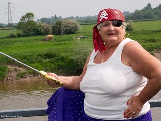 Grandma Libby - Pirate!