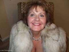 Busty Bliss - Fun in fur Gallery