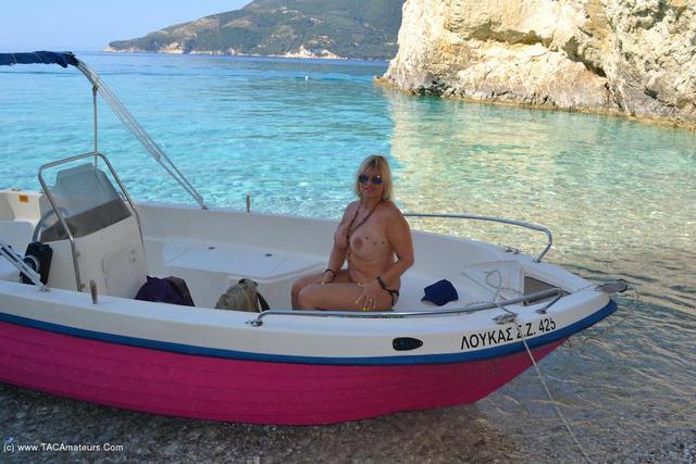 Nude Chrissy - Zackynthos Boat Trip Pt1 video