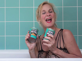 Molly MILF - Beanz In The Bath Pt1 Video