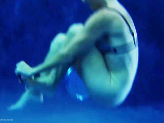 Molly MILF - In The Pool Pt2 Video