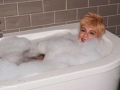 Dimonty - Bath Time Gallery