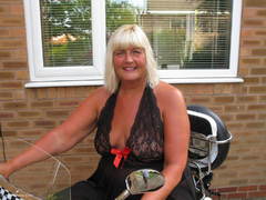 Chrissy UK - Giving Head Video