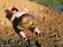 ValGasmic Exposed - Muddy Gallery