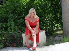 Melody - Lady In Red Gallery